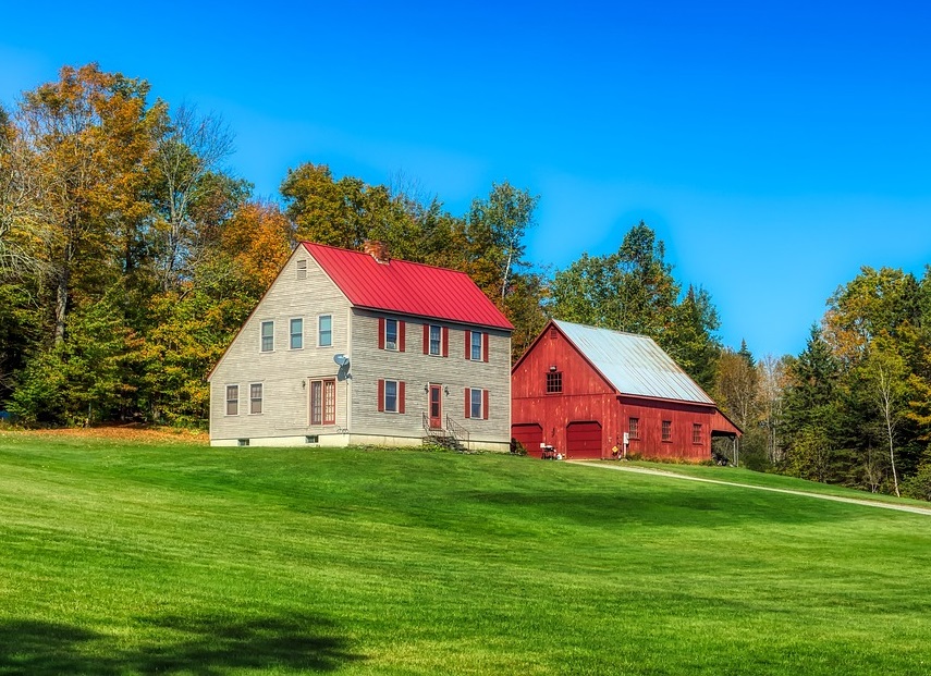 Beautiful Saltbox House In Wisconsin