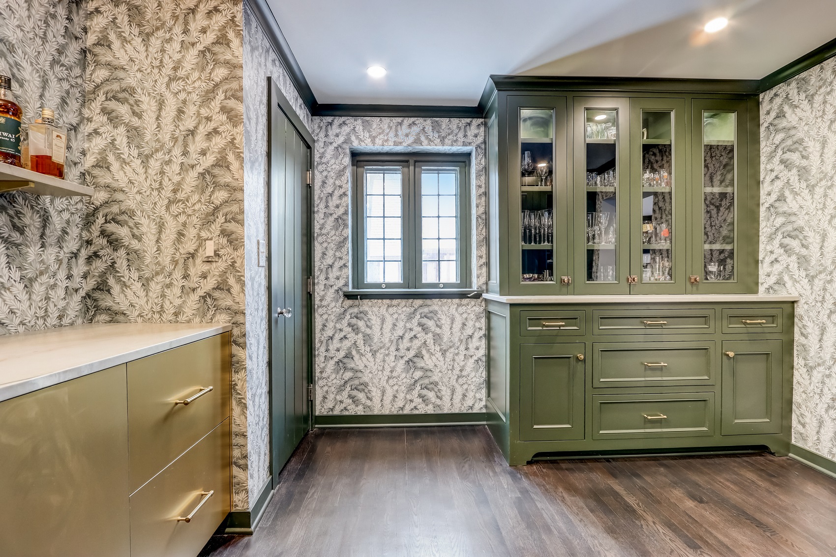 Milwaukee Home Remodel Wallpaper Design Pantone Color